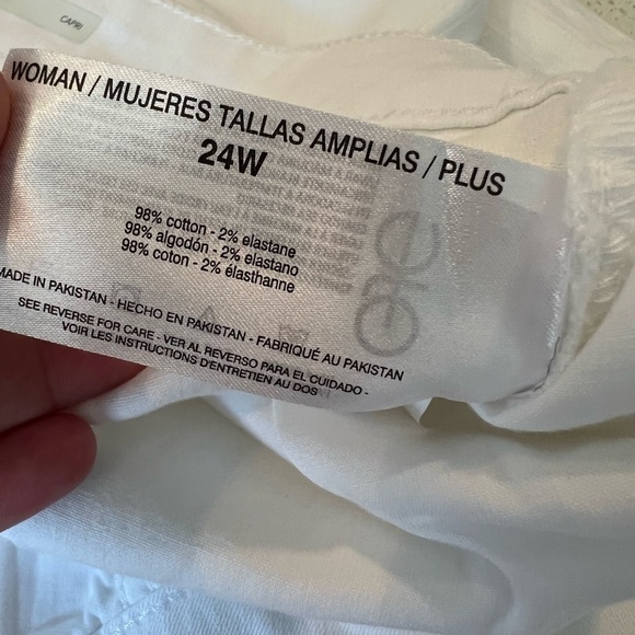 CODE BLEU Classic Straight Leg Cropped Capri White Jeans Size 22W 24W Plus NEW - Picture 11 of 14